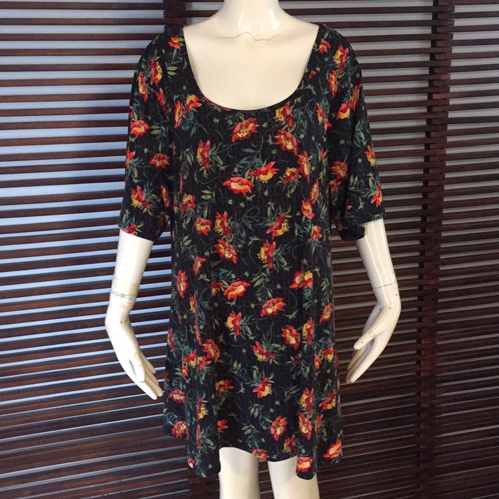 Lularoe top